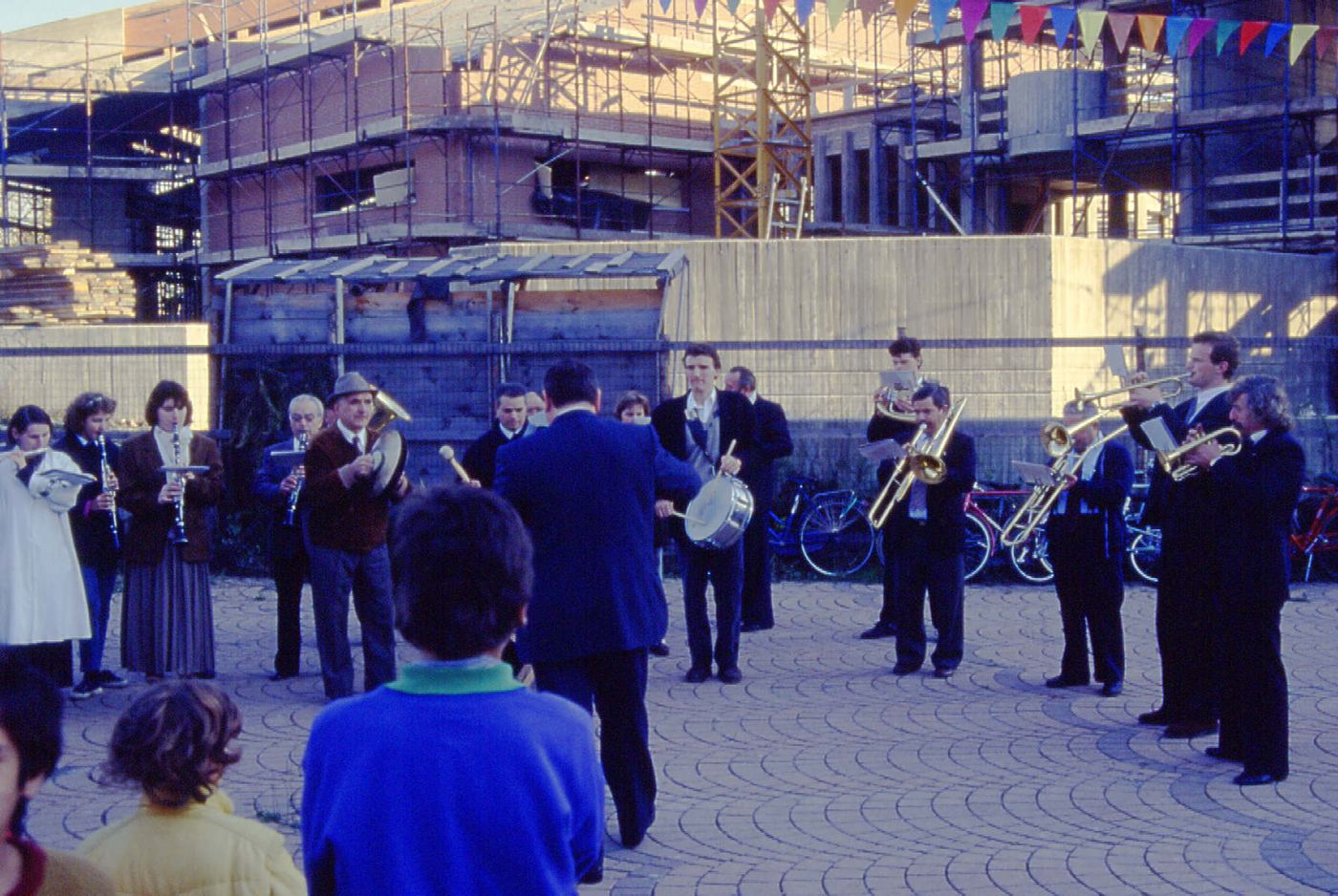 S. Carlo 1990 in piazza Togliatti.jpg
