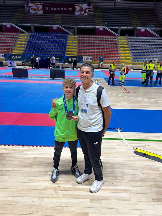 Manuel Balsamo con la medaglia di bronzo